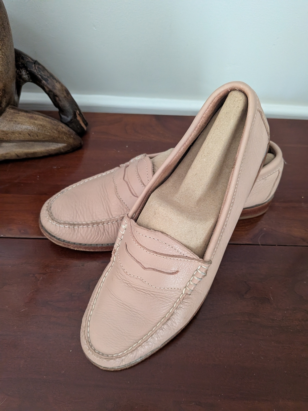 Bass Weejuns Size 8.5 Classic Women's Leather Penny Loafers - Blush